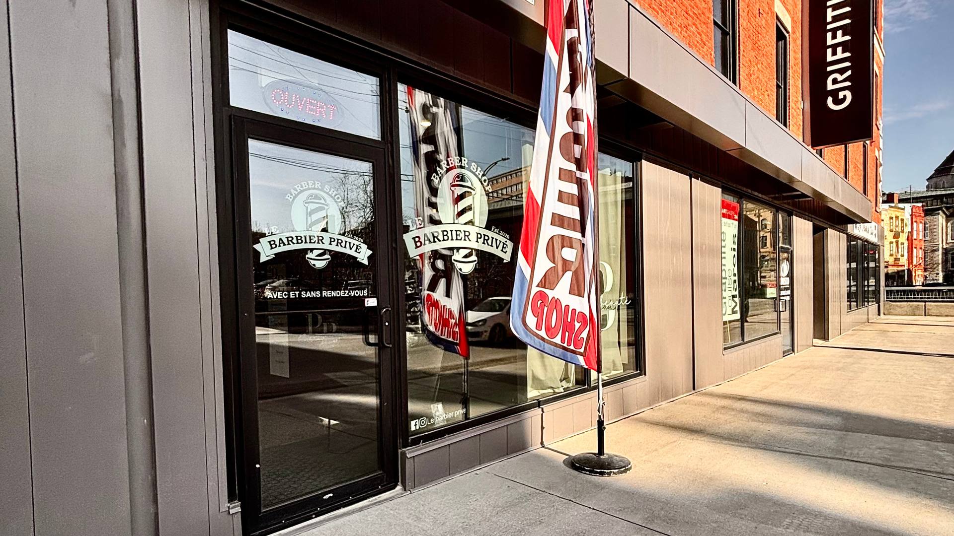 Façade du Barbier Privé au 234, rue Dufferin, centre-ville de Sherbrooke